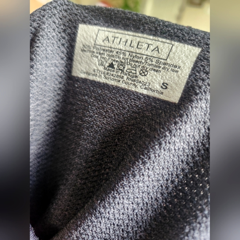 Athleta Dark Gray Long Sleeve Seam Detail Top - Picture 11 of 11